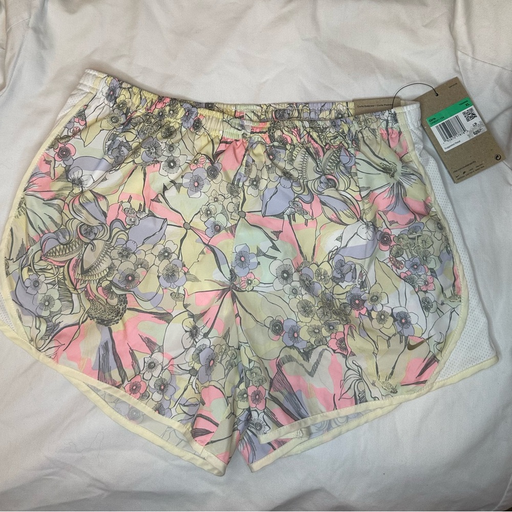 Nike Dri-FIT Floral Training Running Shorts Girls XL NWT